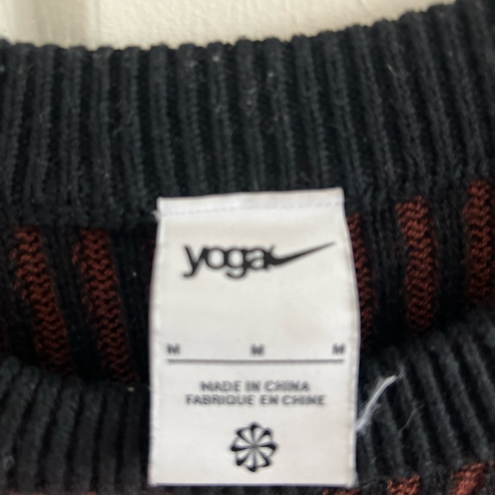 Nike yoga sweater. Cropped. EUC. Size Medium. - Picture 3 of 12